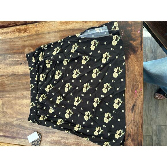 NWT Vans Women's Black Floral Print Folklore Midi Skirt Size Medium - Picture 6 of 6